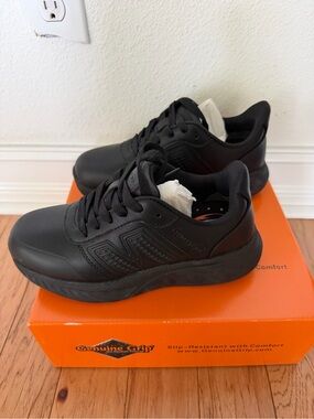 Genuine Grip 150 Black Slip Resistant Work Shoes Women’s Size 8M New in Box